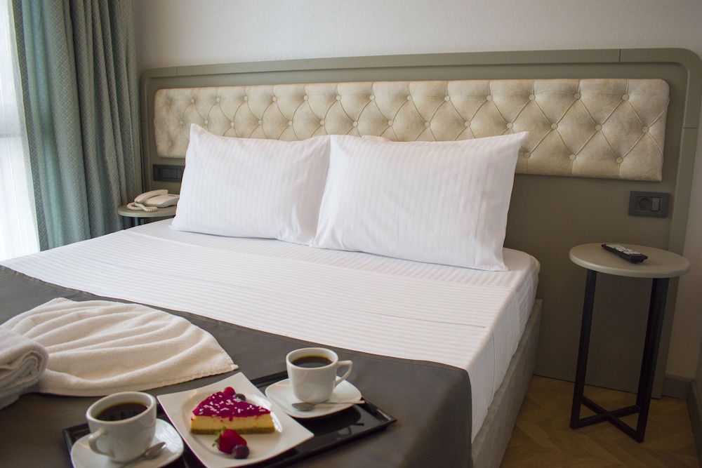 Mayer Hotel 31/48