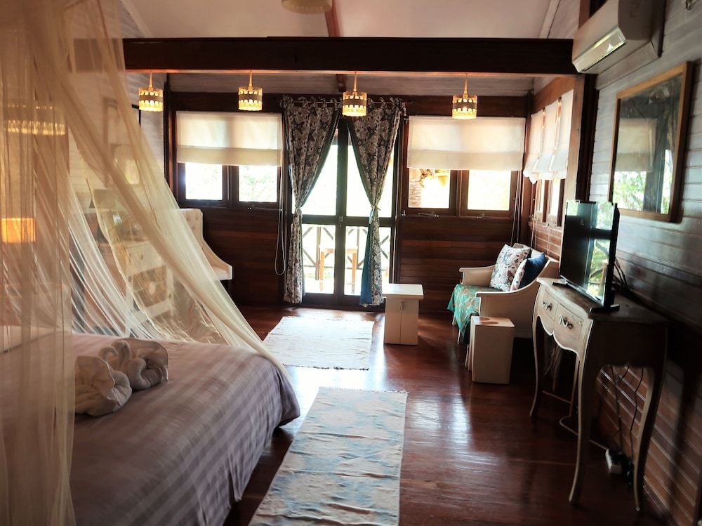 Deluxe, Studio, King Bed, Sea Front
