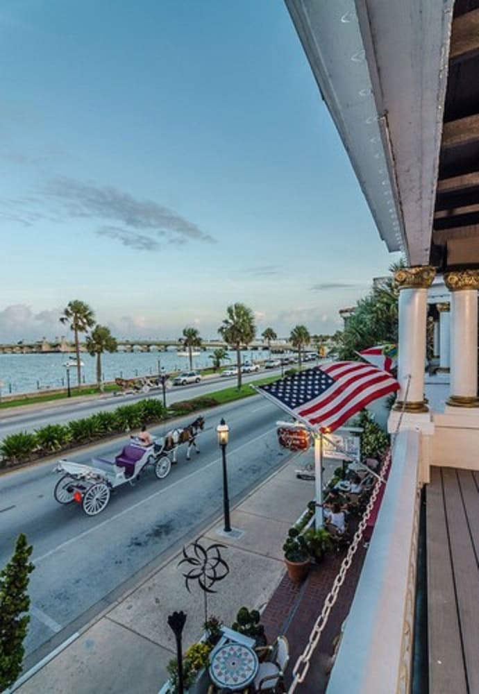 Casablanca Inn On The Bay 25/49