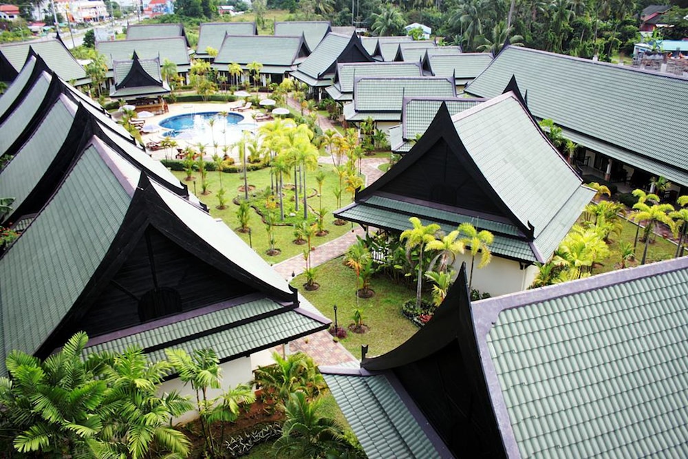 Airport Resort And Spa 68/69