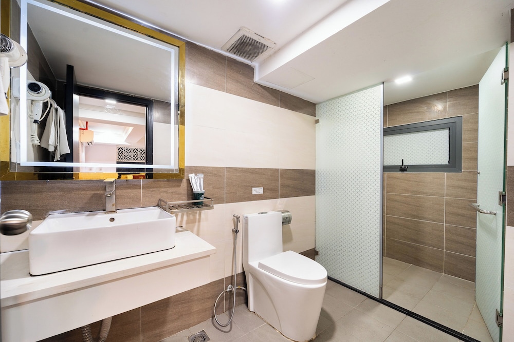 غرفة قياسية بسرير مزدوج، Collection O Havana Airport Hotel 5/6