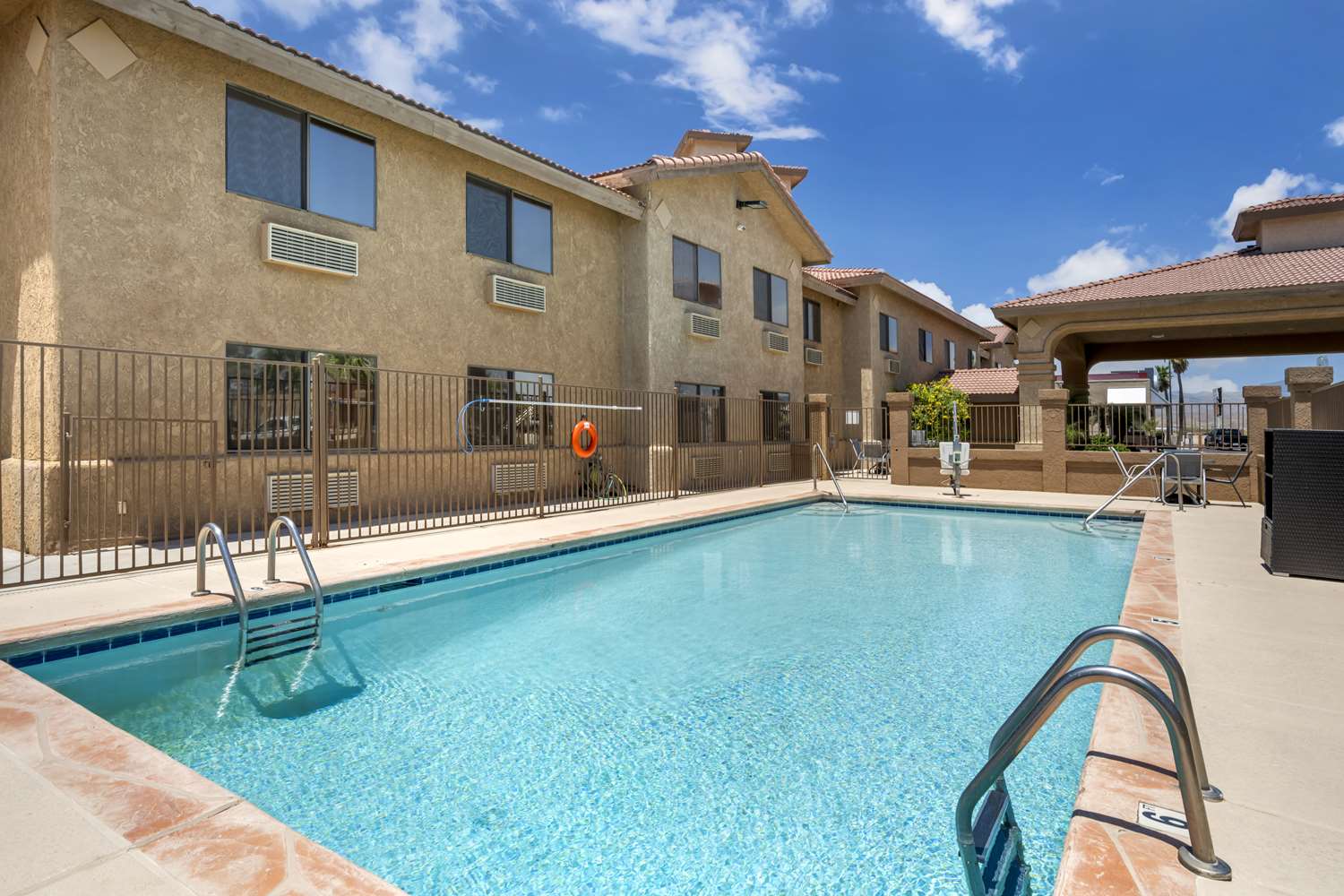 Best Western Parker Inn 17/18