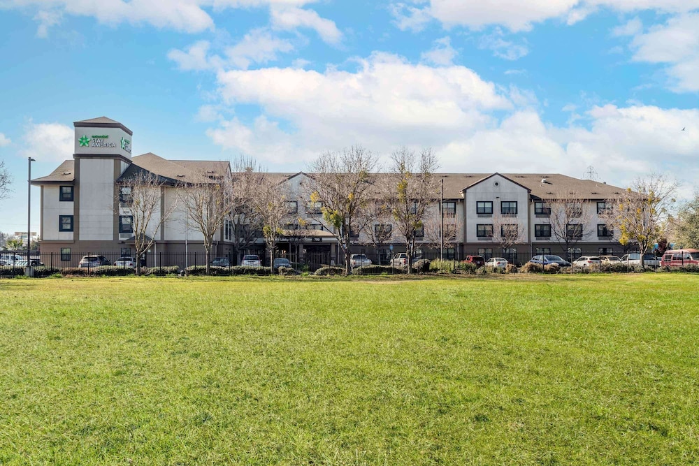 Extended Stay America Sacramento - West Sacramento 48/55