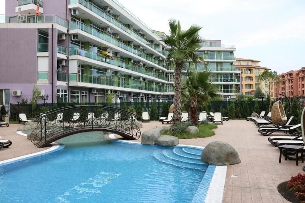 Harmony Suites Dream Island 5/50