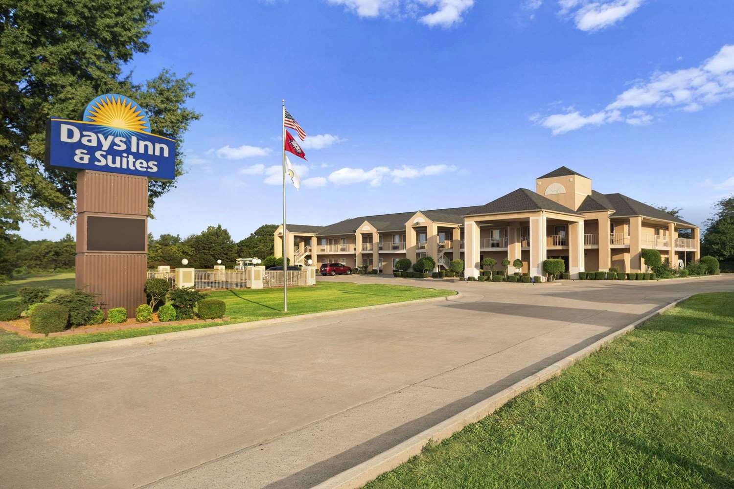 Days Inn & Suites by Wyndham Stuttgart 4/23