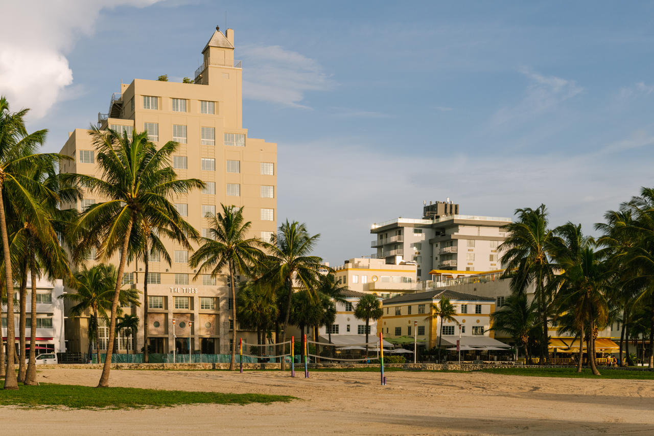 Kenmore Village Hotel, South Beach 37/43