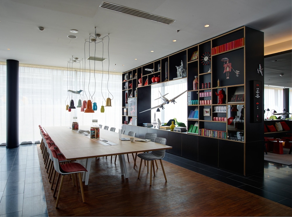 CITIZENM PARIS CHARLES DE GAULLE 37/48