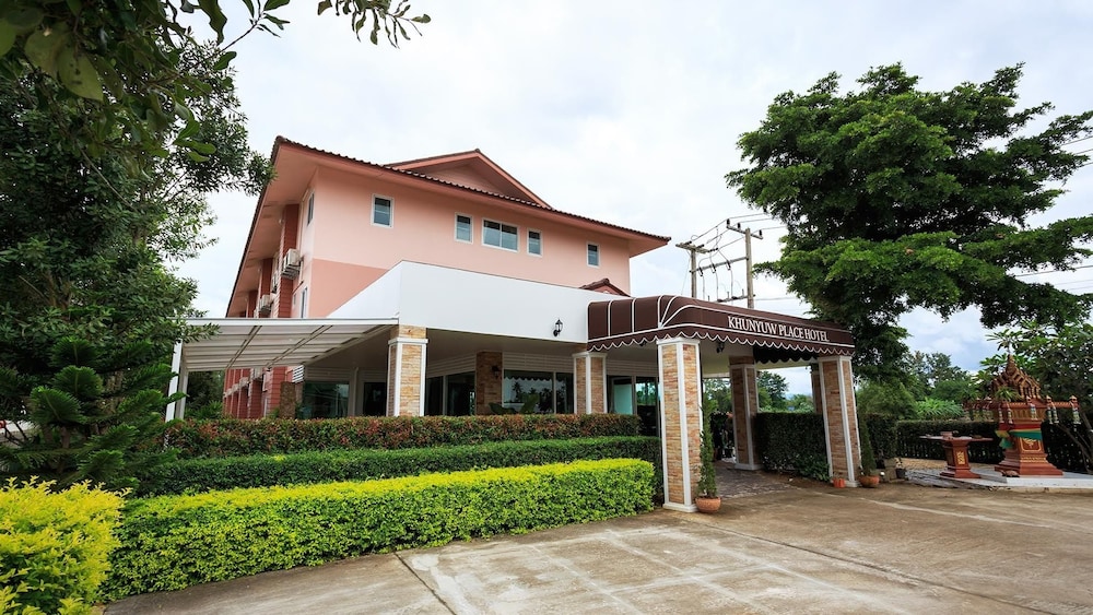 Khunyuw Hotel 3/63