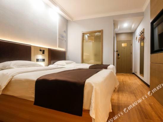 Room, Twin Beds