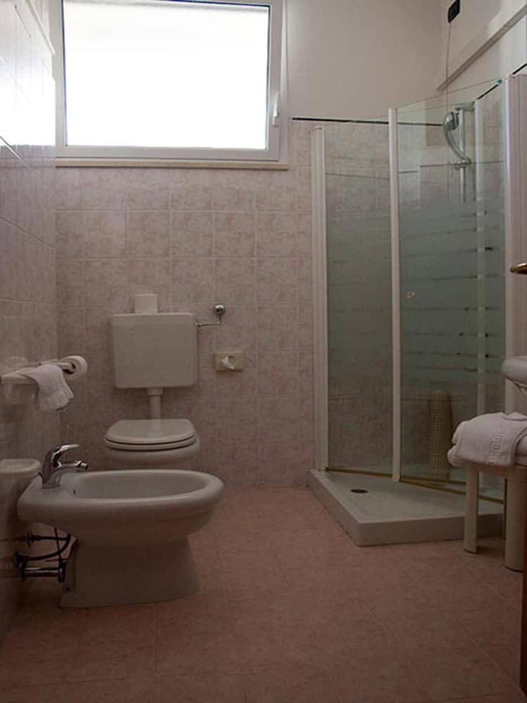 Hotel Monica 33/33