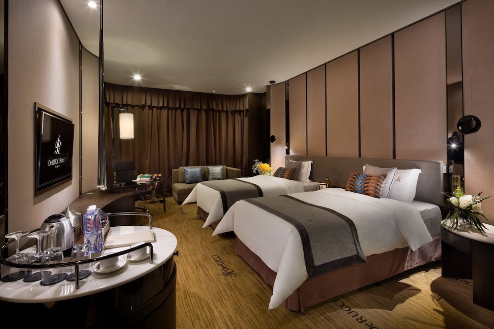 DeRUCCI Hotel 37/65