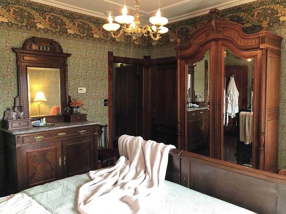 Nauvoo Grand Bed and Breakfast 25/51