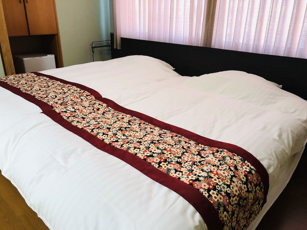 Hotel Takasago 11/63