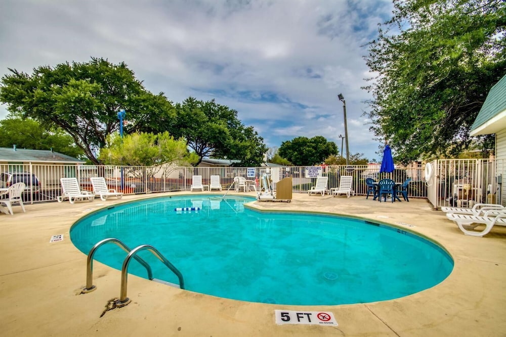 Knights Inn Florence SC 23/25