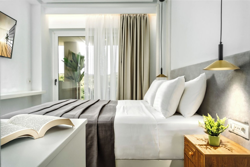 Myzith Luxury Suites 29/58