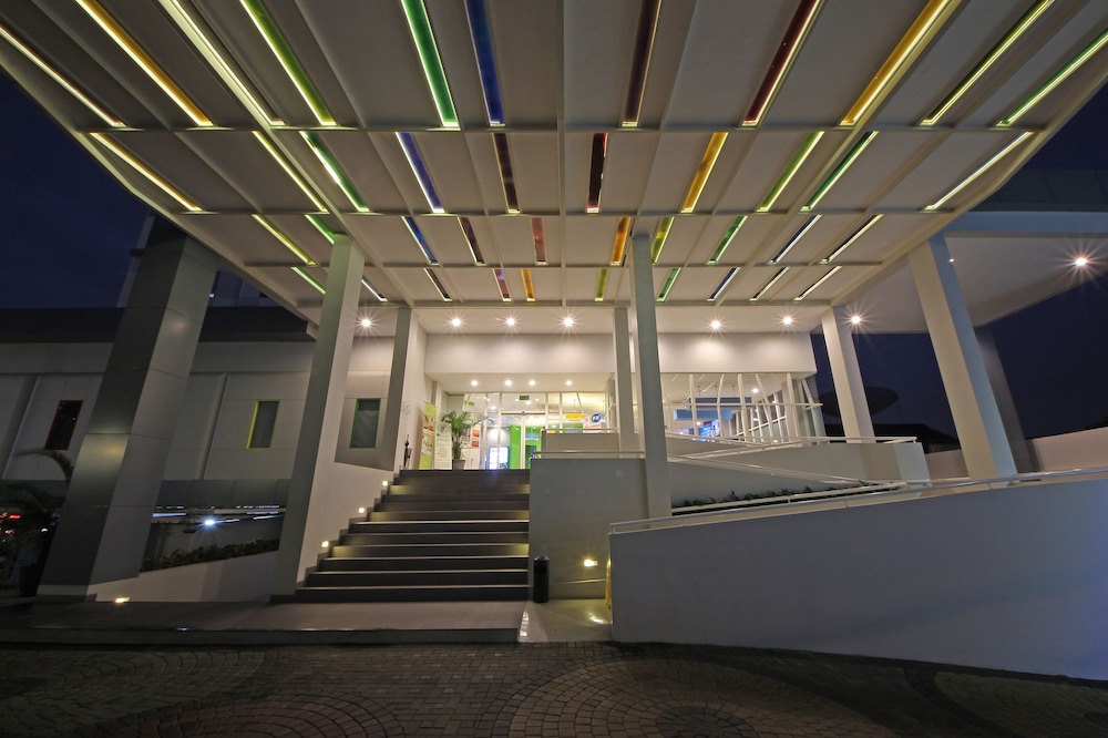 POP! HOTEL KEMANG JAKARTA 34/38