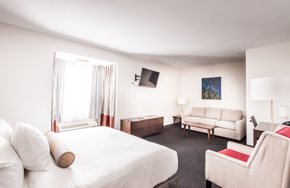 Edgewater Hotel 13/66