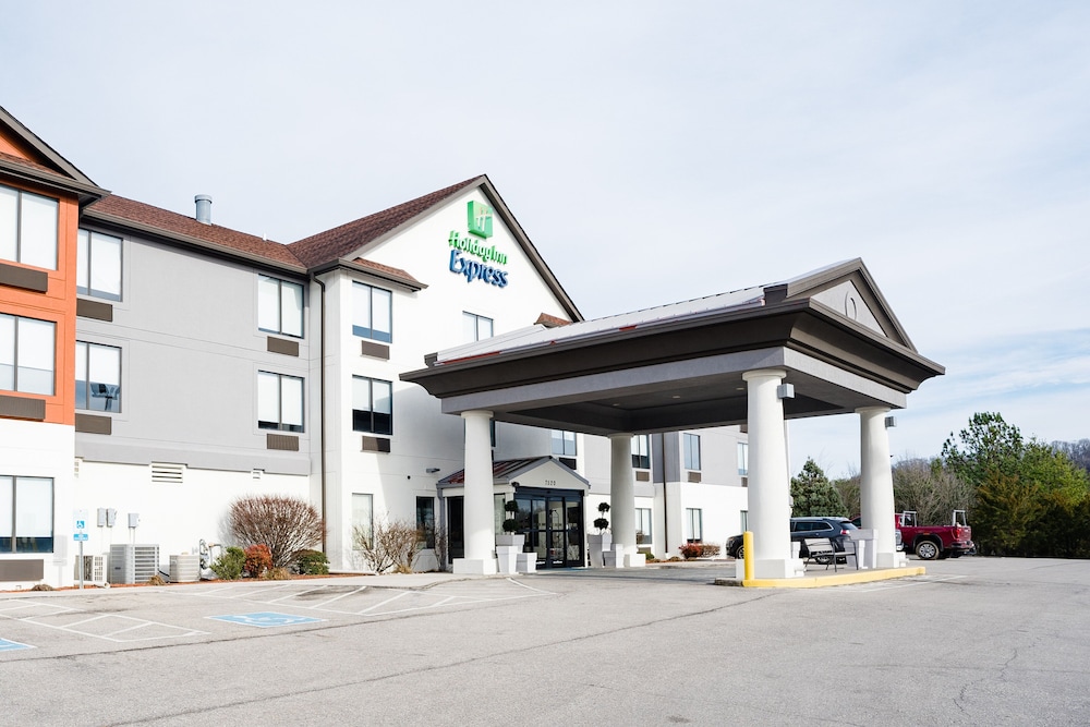 Holiday Inn Express Hotel and Suites Knoxville-North-I-75 Exit 112 57/61