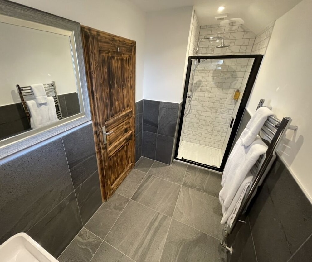 Ravenscraig Guest House B&B 49/50