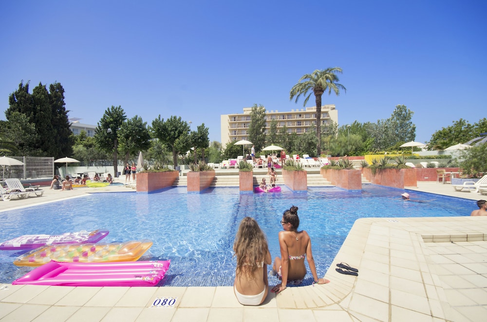 Azuline Hotel Pacific 24/42