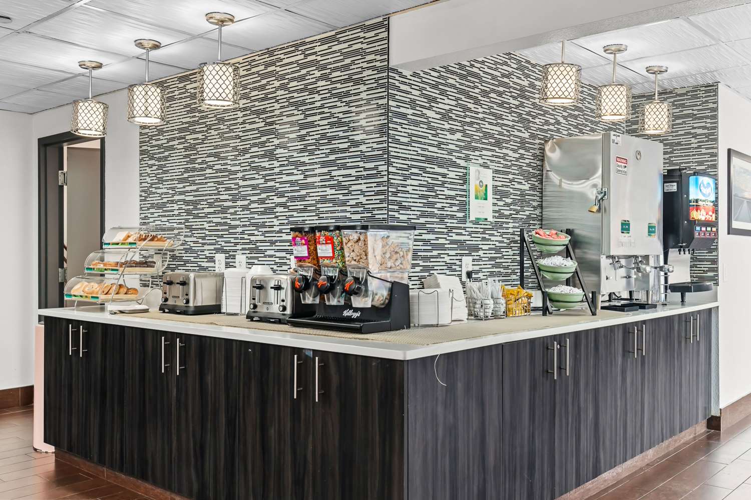 Quality Inn & Suites Mall of America - MSP Airport 10/38