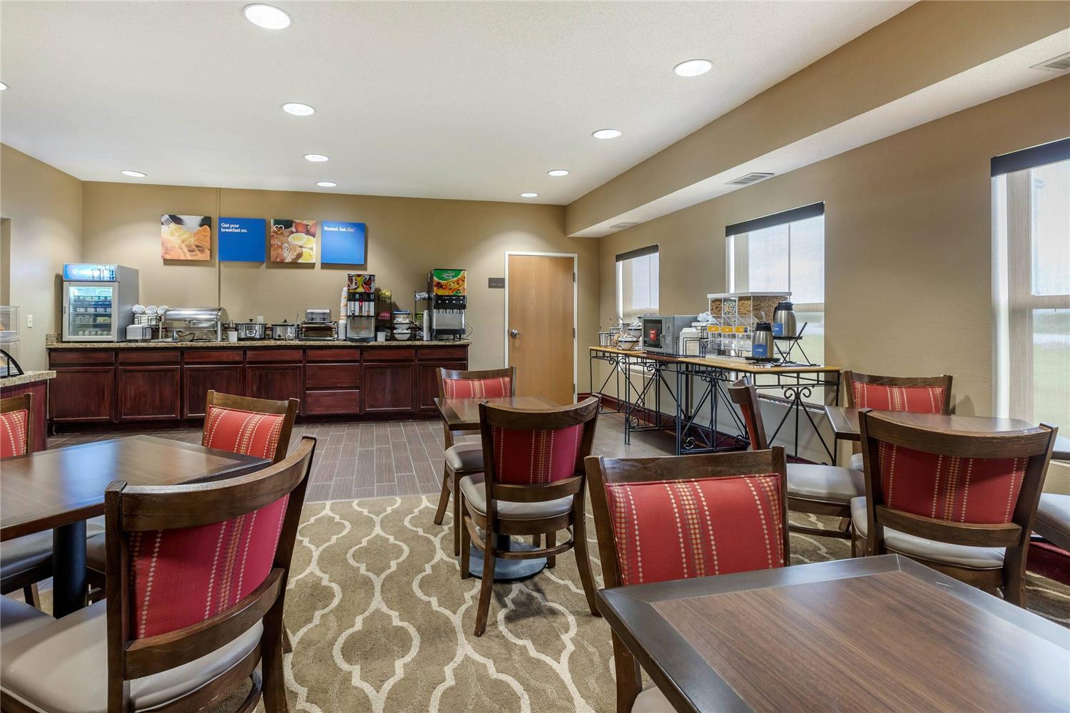 Comfort Inn Walcott Near Davenport 6/11