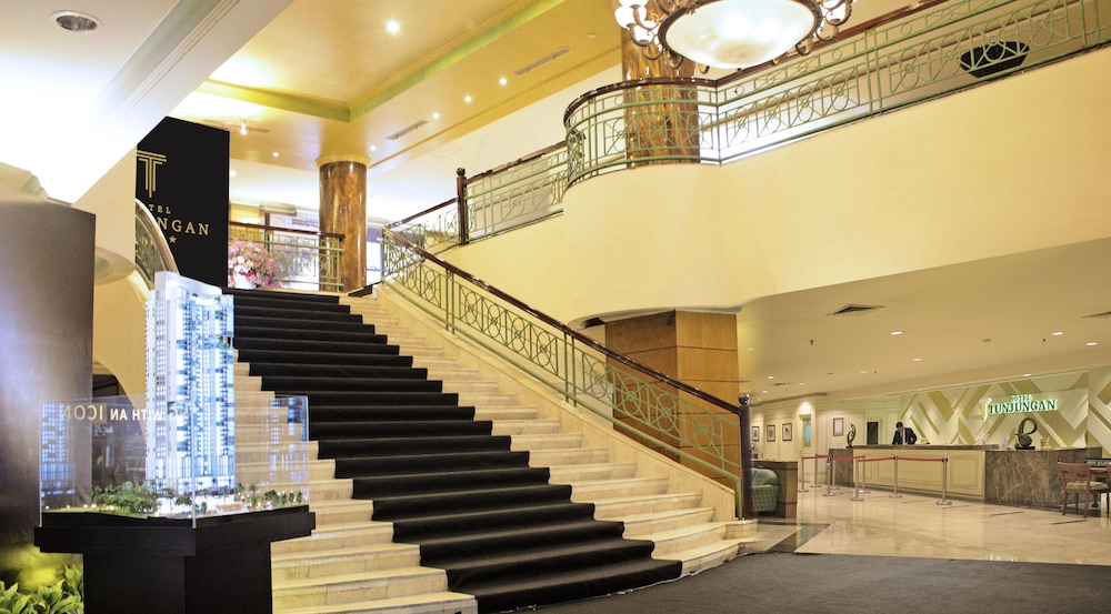 TUNJUNGAN HOTEL 16/73