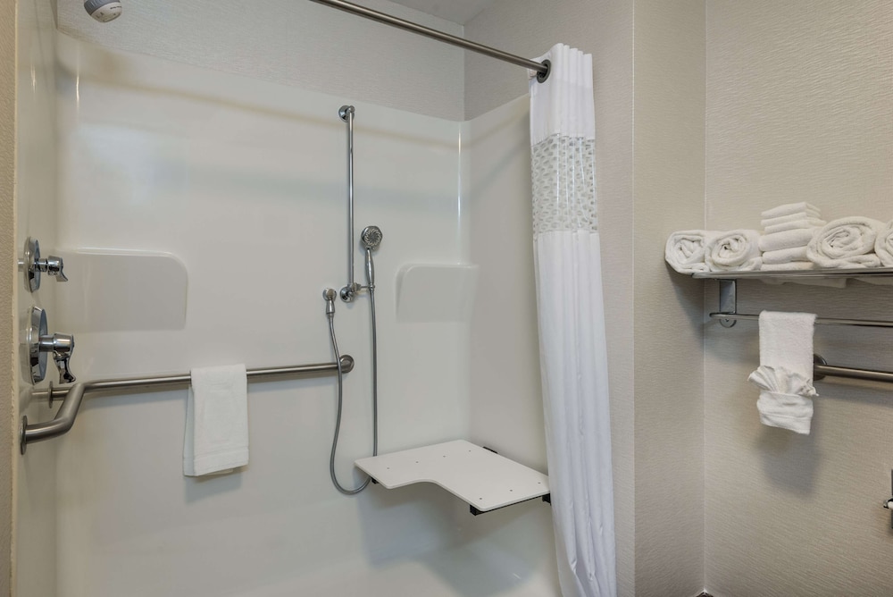 Hampton Inn Bellevue Nebraska 15/41