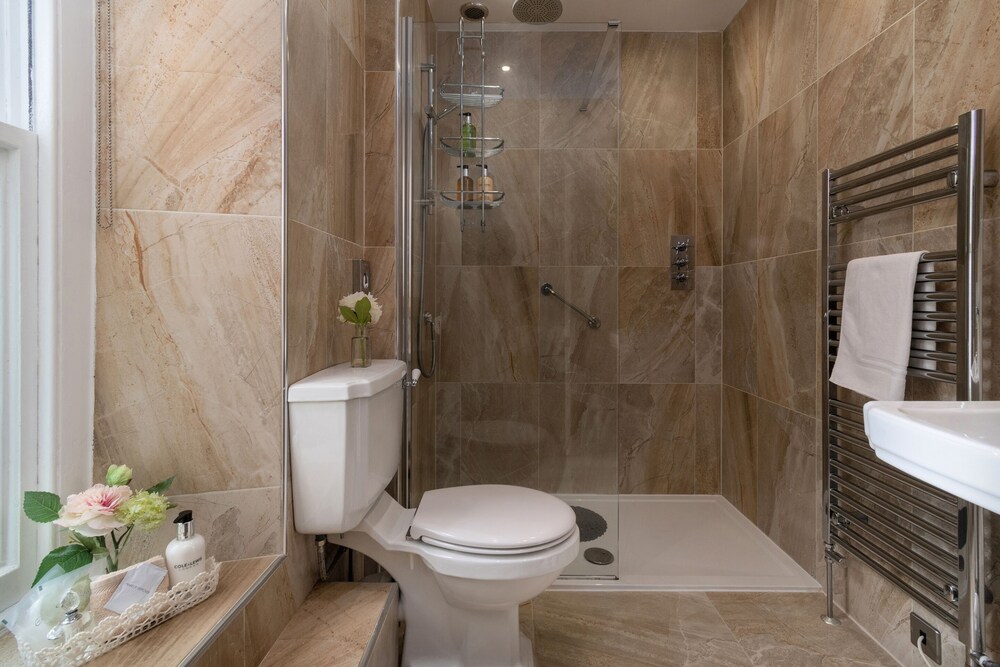Afon Rhaiadr Country House 46/50