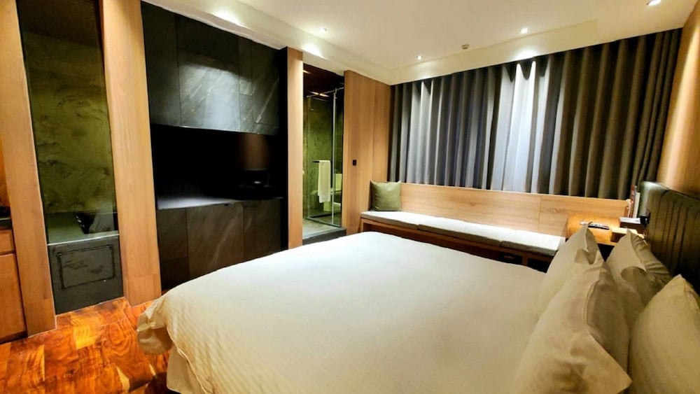 JSL hotel 22/70