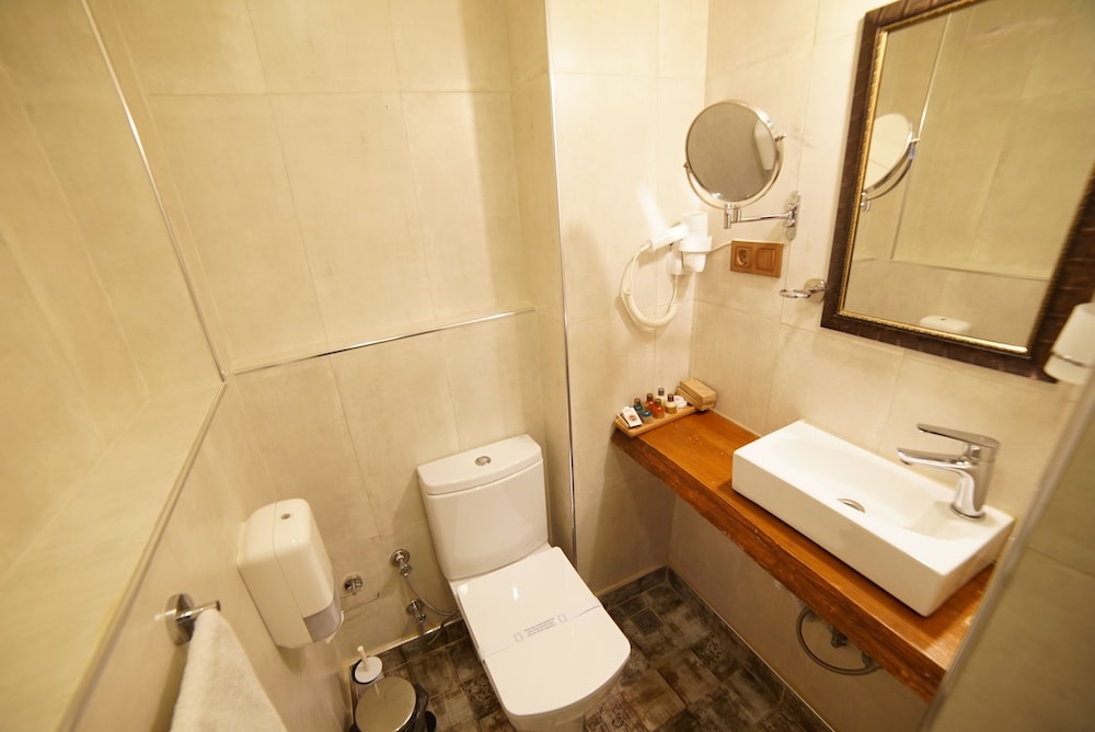 Sarnic Meyhane and Otel 18/20