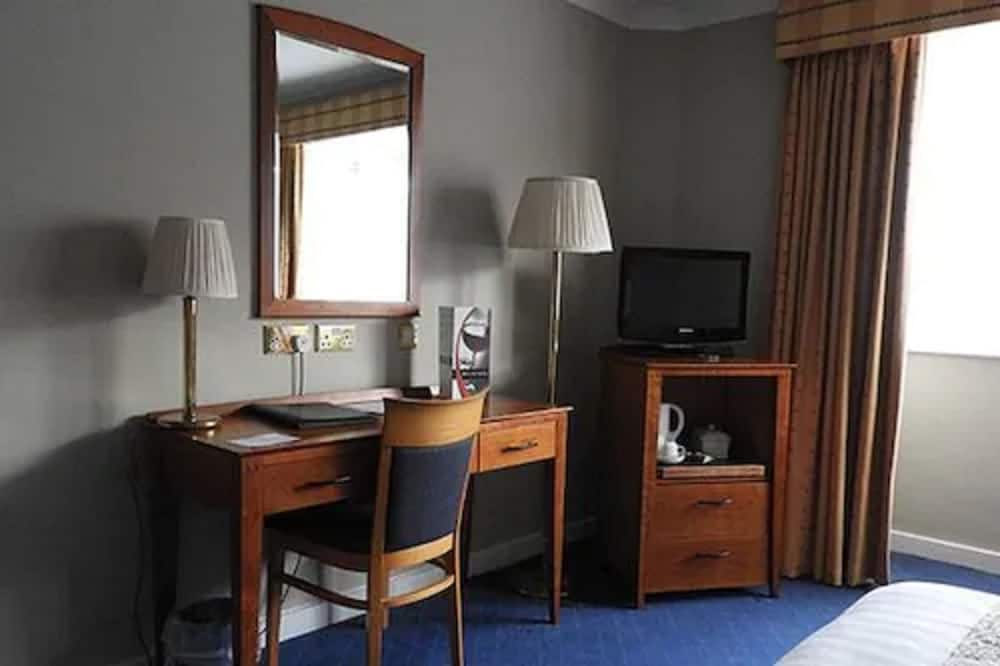 Red Lion Hotel 32/35