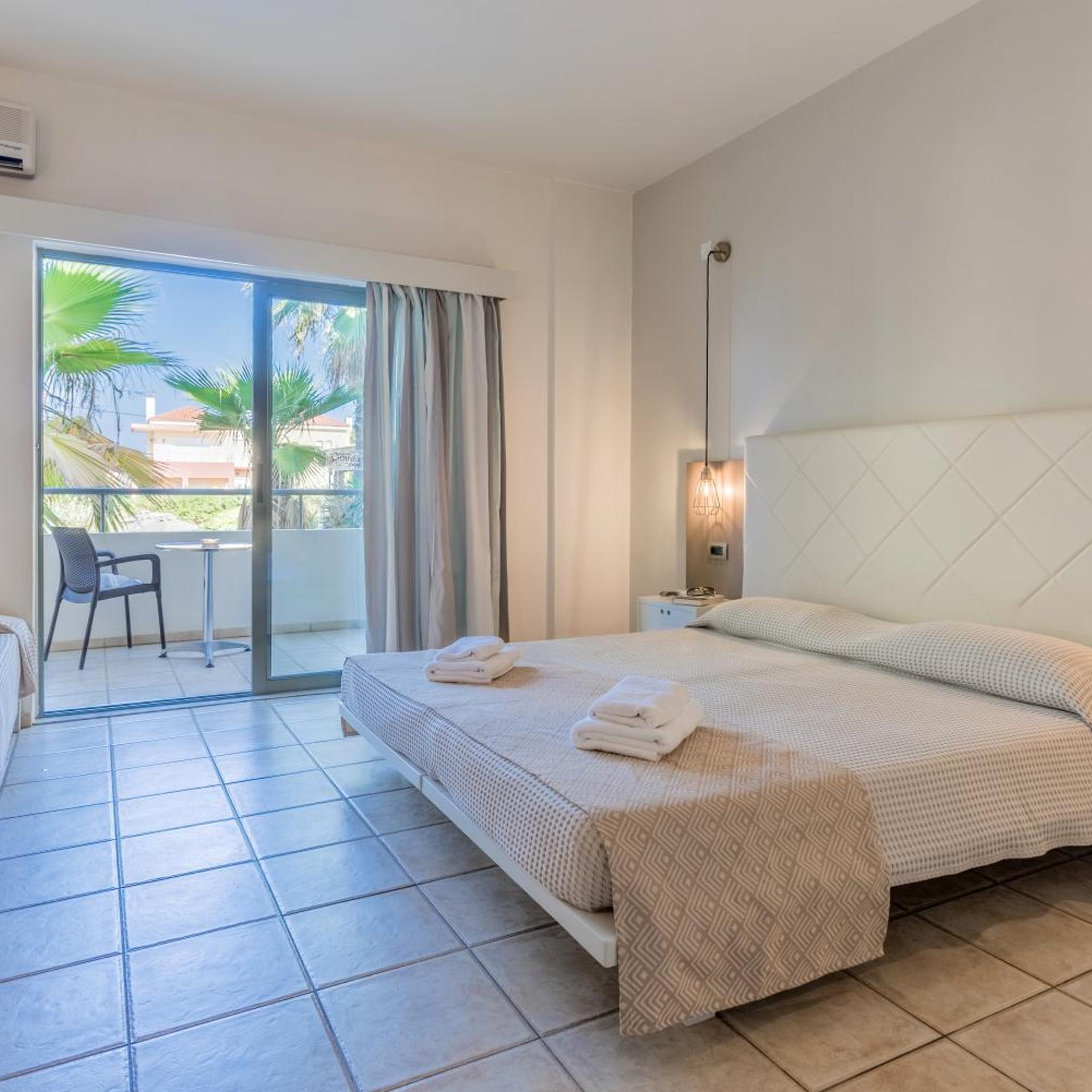 TRIPLE ROOM GARDEN VIEW