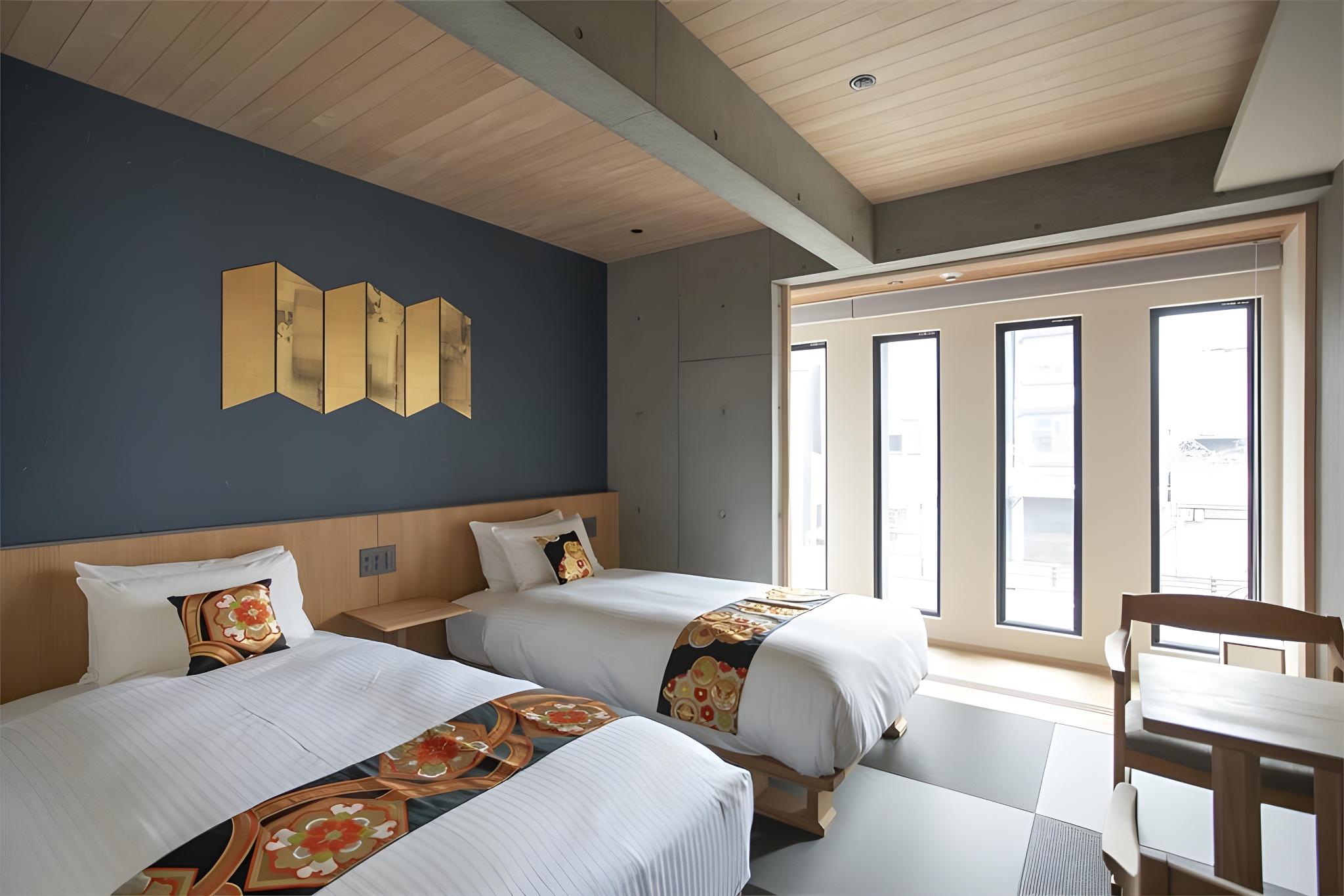 Standard, Twin Beds