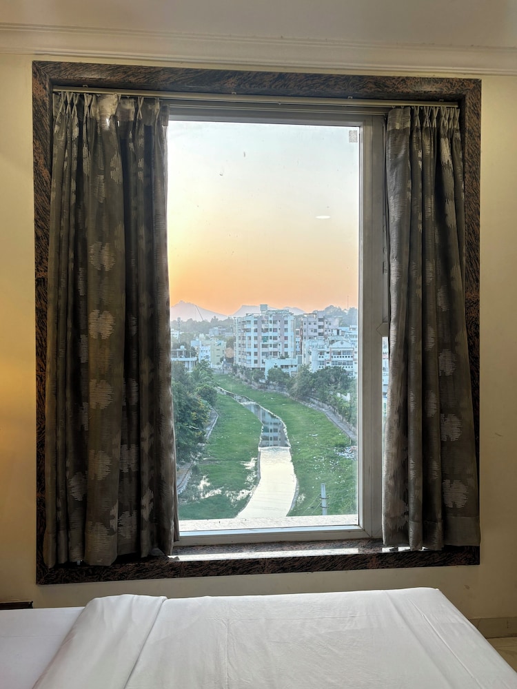 Hotel Gyan Garh Udaipur 22/49