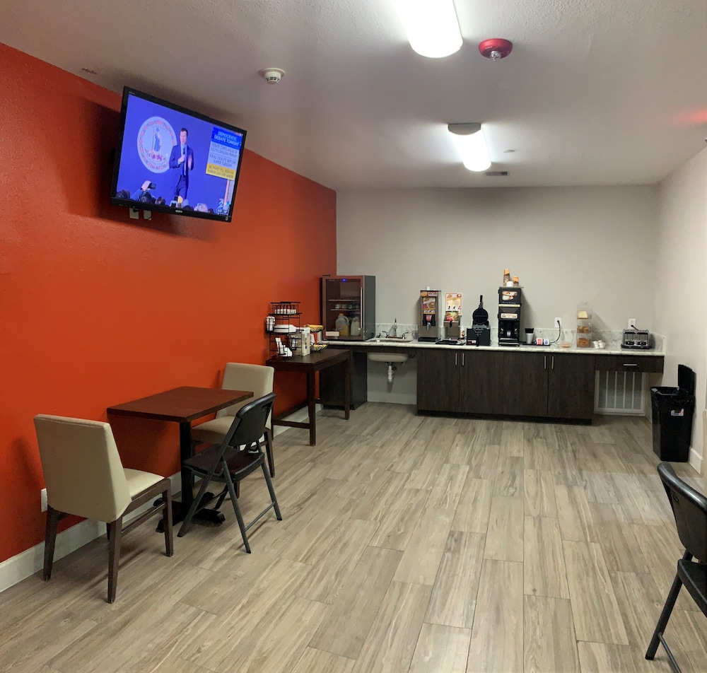 Scottish Inn and Suites IAH Airport 7/46