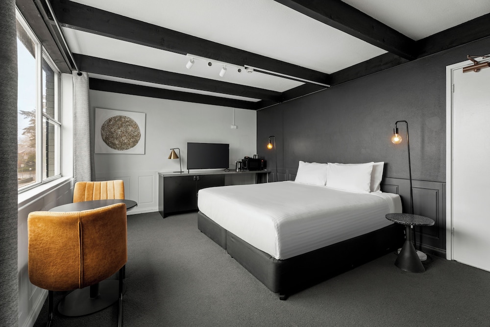 Room, King Bed, Scenic View