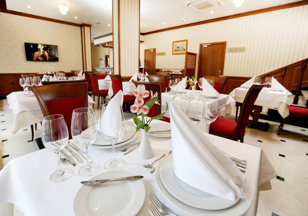 Coop Hotel Sofia 53/69