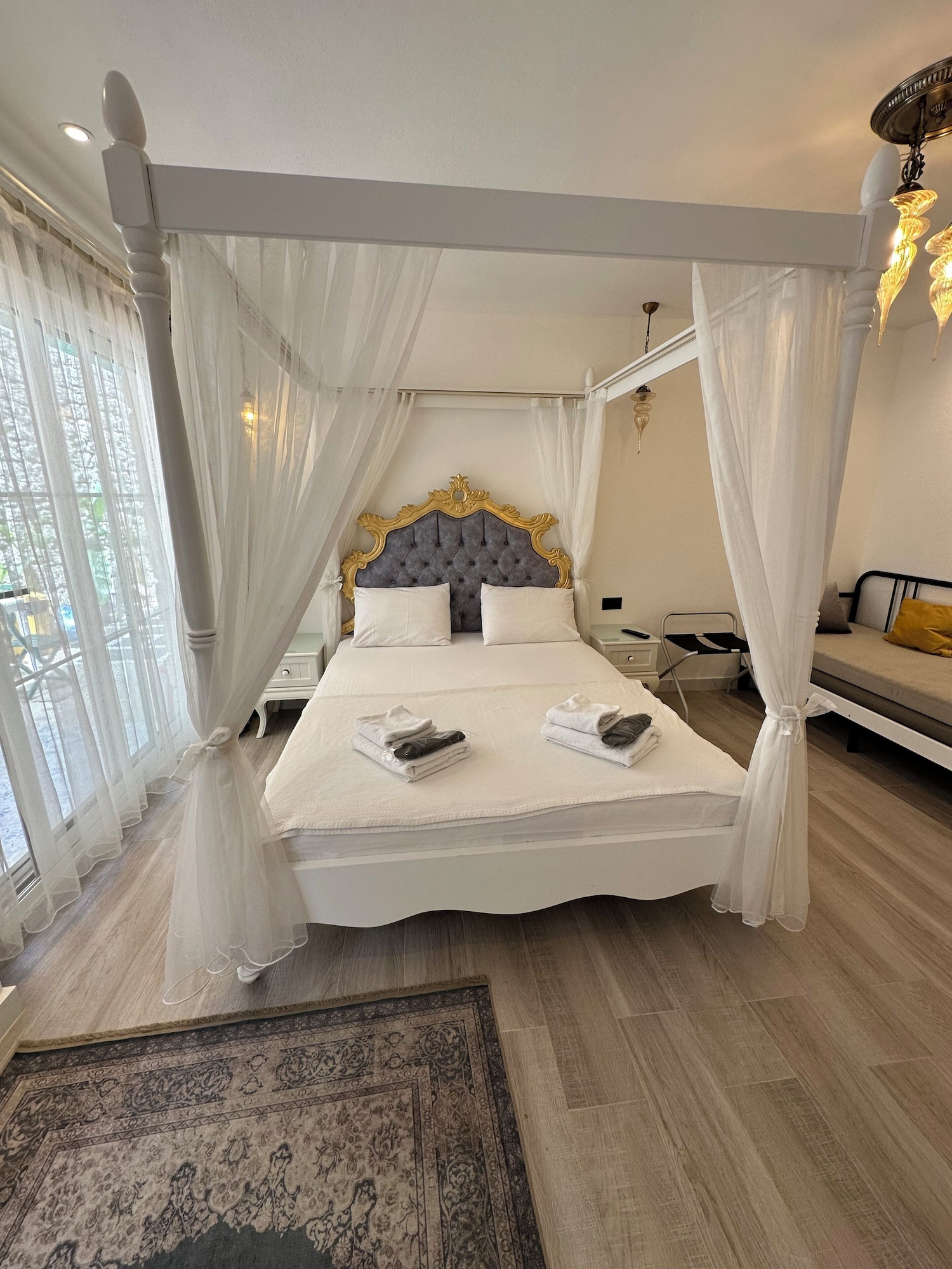 غرفة رباعية بسرير مزدوج مع أريكة، Alacati Grand Eldoris Otel 7/9