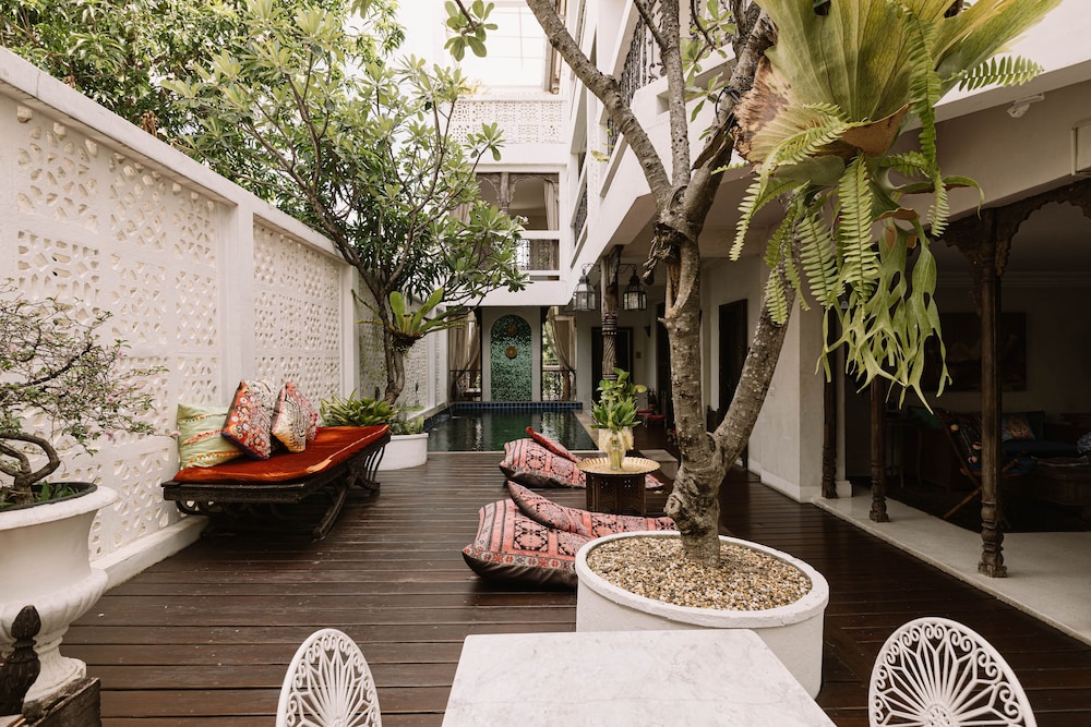 At Niman Conceptual Home 49/63