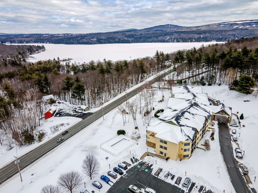 Mountain Edge Suites at Sunapee, an Ascend Collection Hotel 45/69