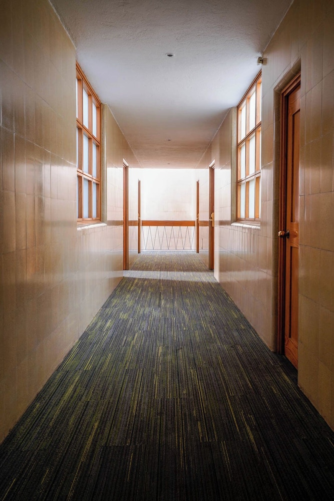 New York Hotel 24/43