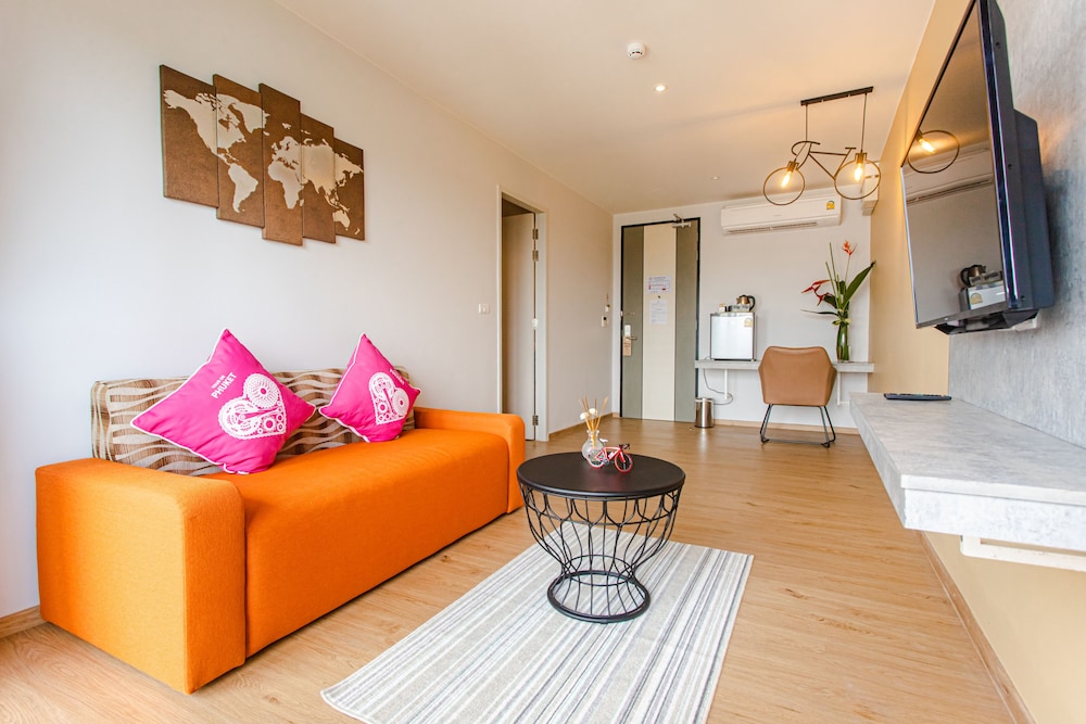 Tour De Phuket Hotel 52/71