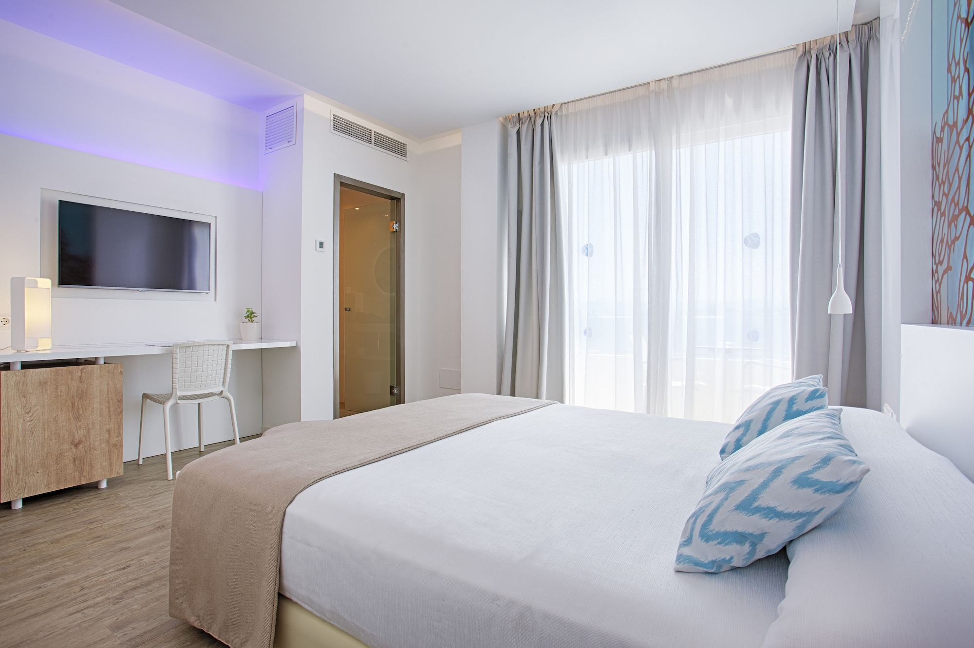 ROOM, SINGLE, BALCONY