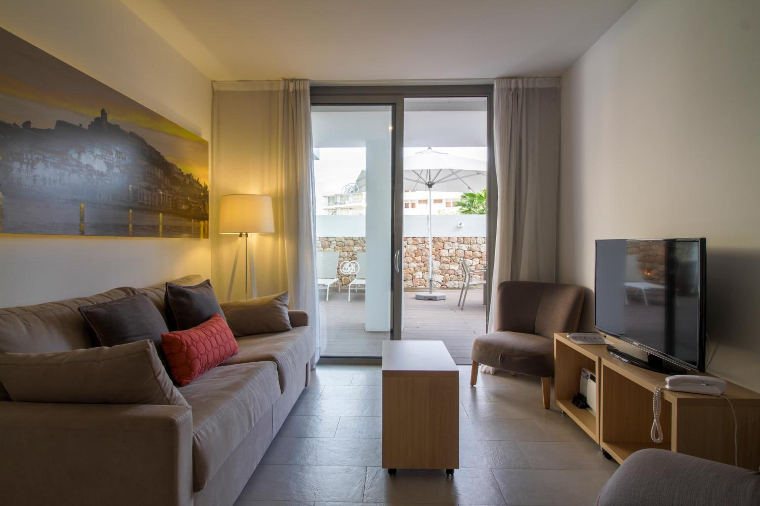 Apartamentos B-Llobet Sun & Confort 32/50