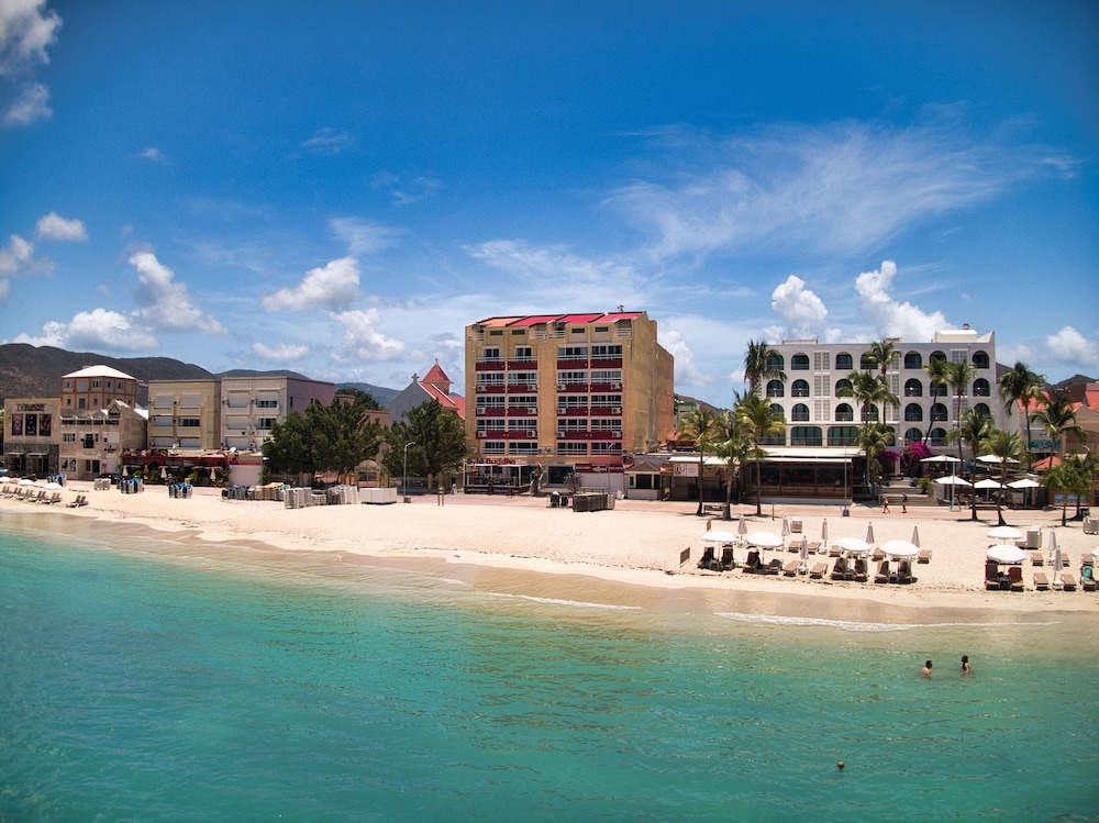 Horizon View Beach Hotel 39/46
