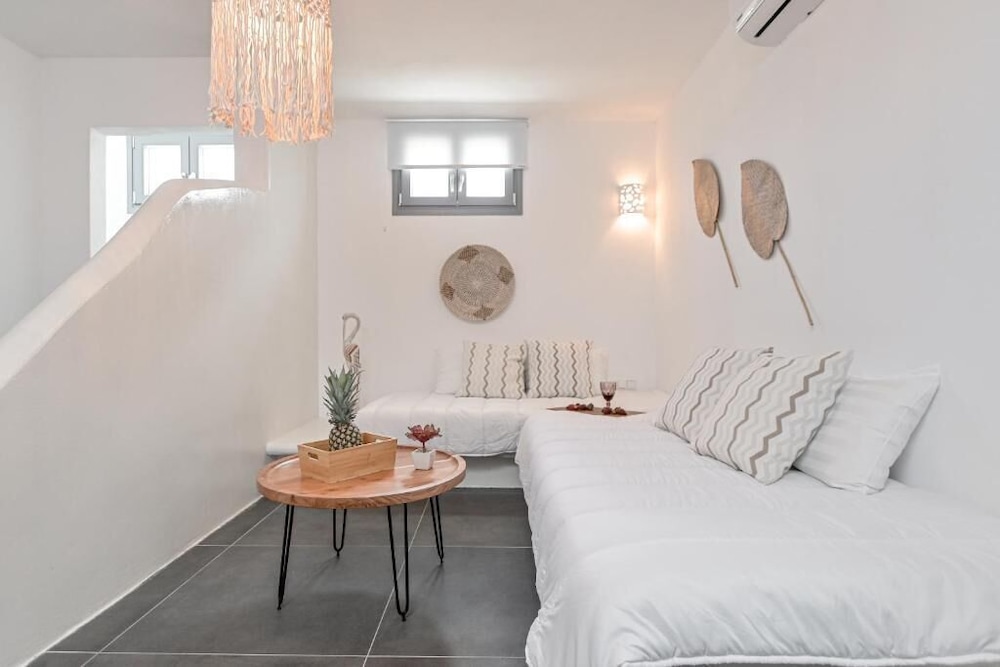 White Cocoon Exclusive villas 31/68