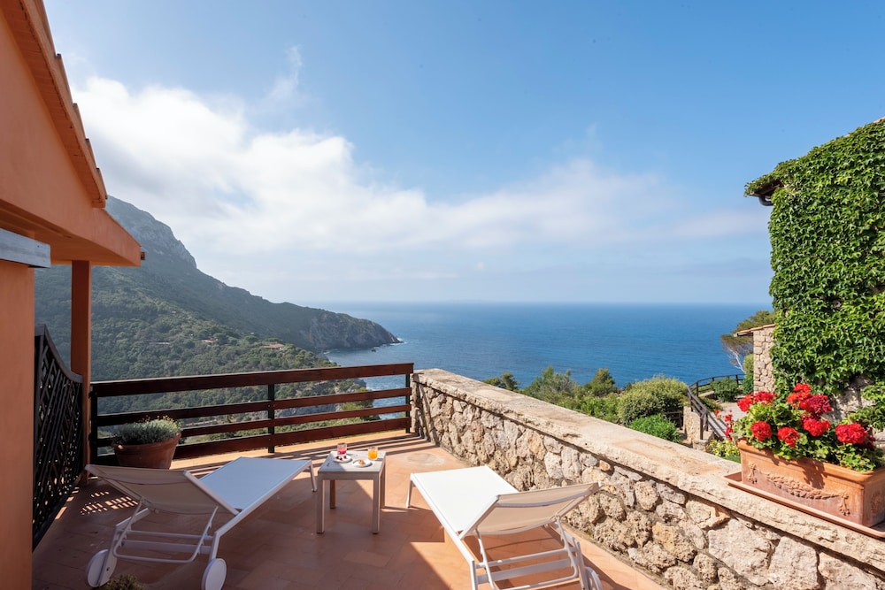 Hotel Torre Di Calapiccola 54/74