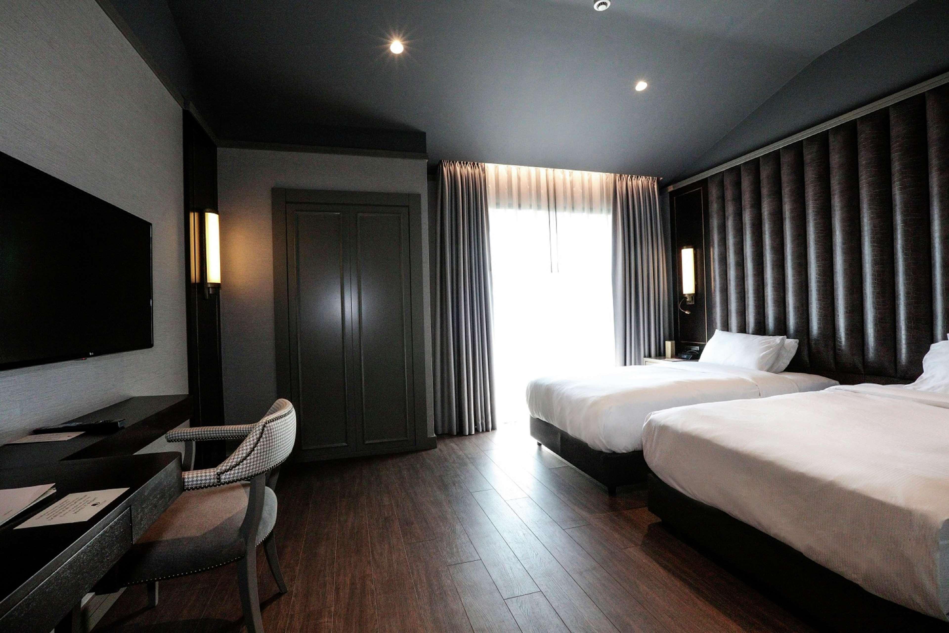 GUEST ROOM, KING BED, 2 BEDS