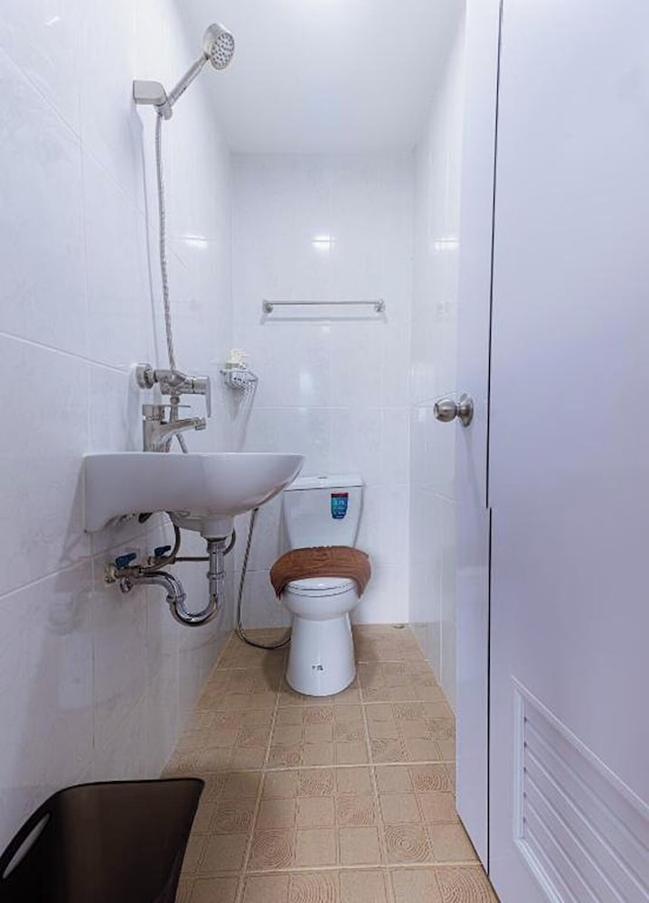 غرفة ديلوكس بسرير مزدوج بإطلالة على البحر، Silla Patong Hostel 2/2